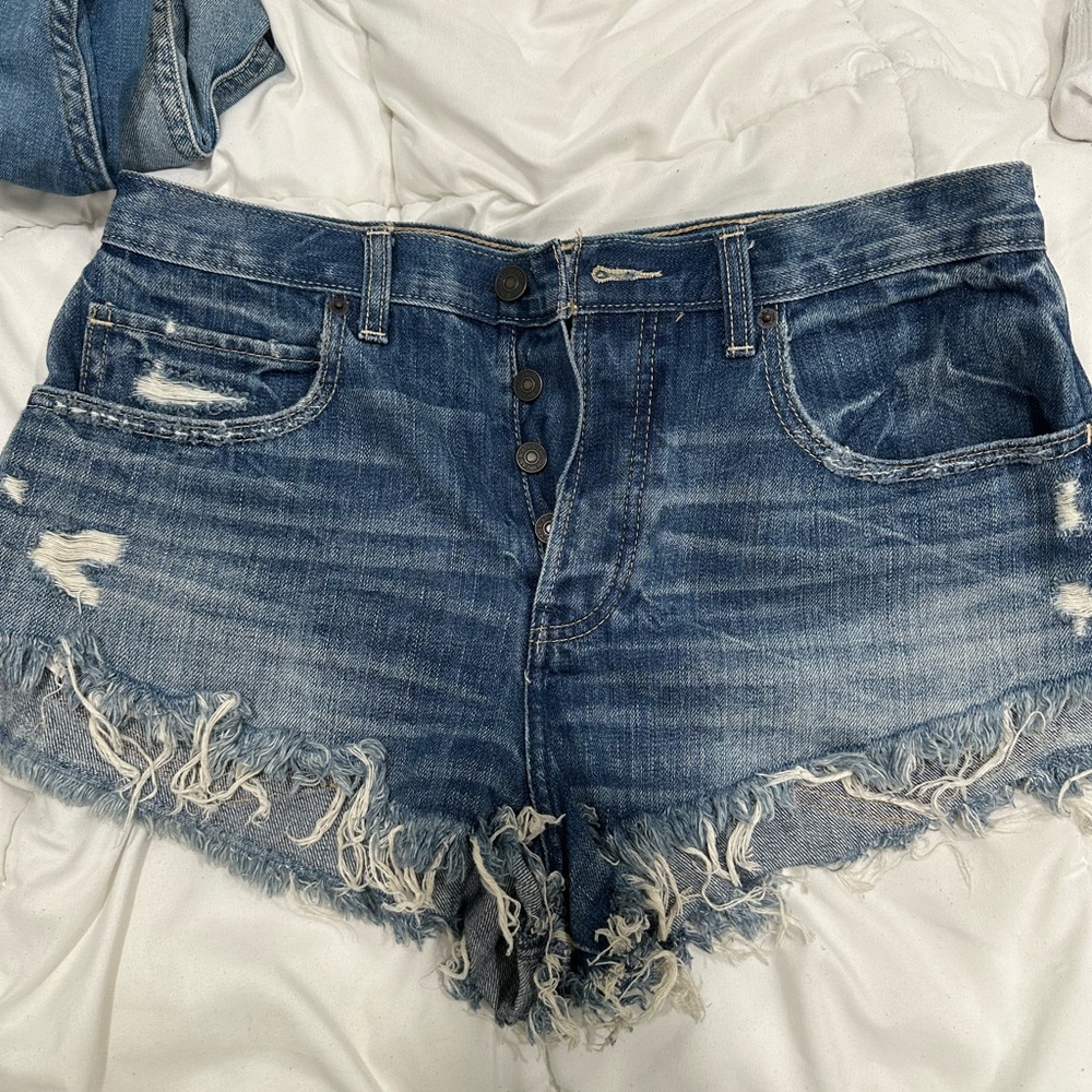 Abercrombie & Fitch Frayed Hem Jean Shorts